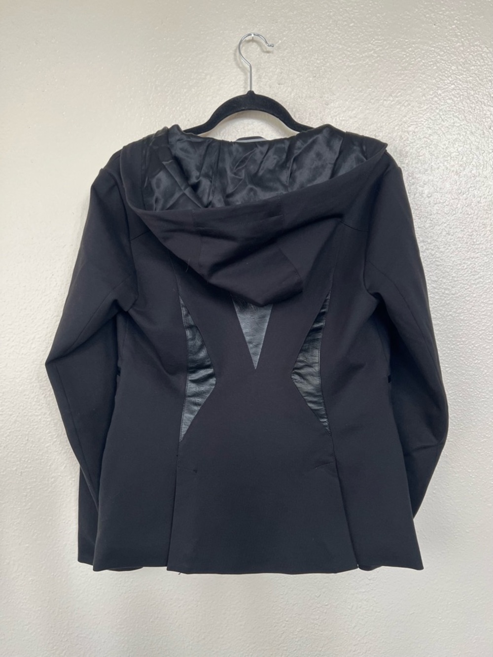 Blanc Noir Hooded Single-Button Black Blazer size Medium - Picture 6 of 8